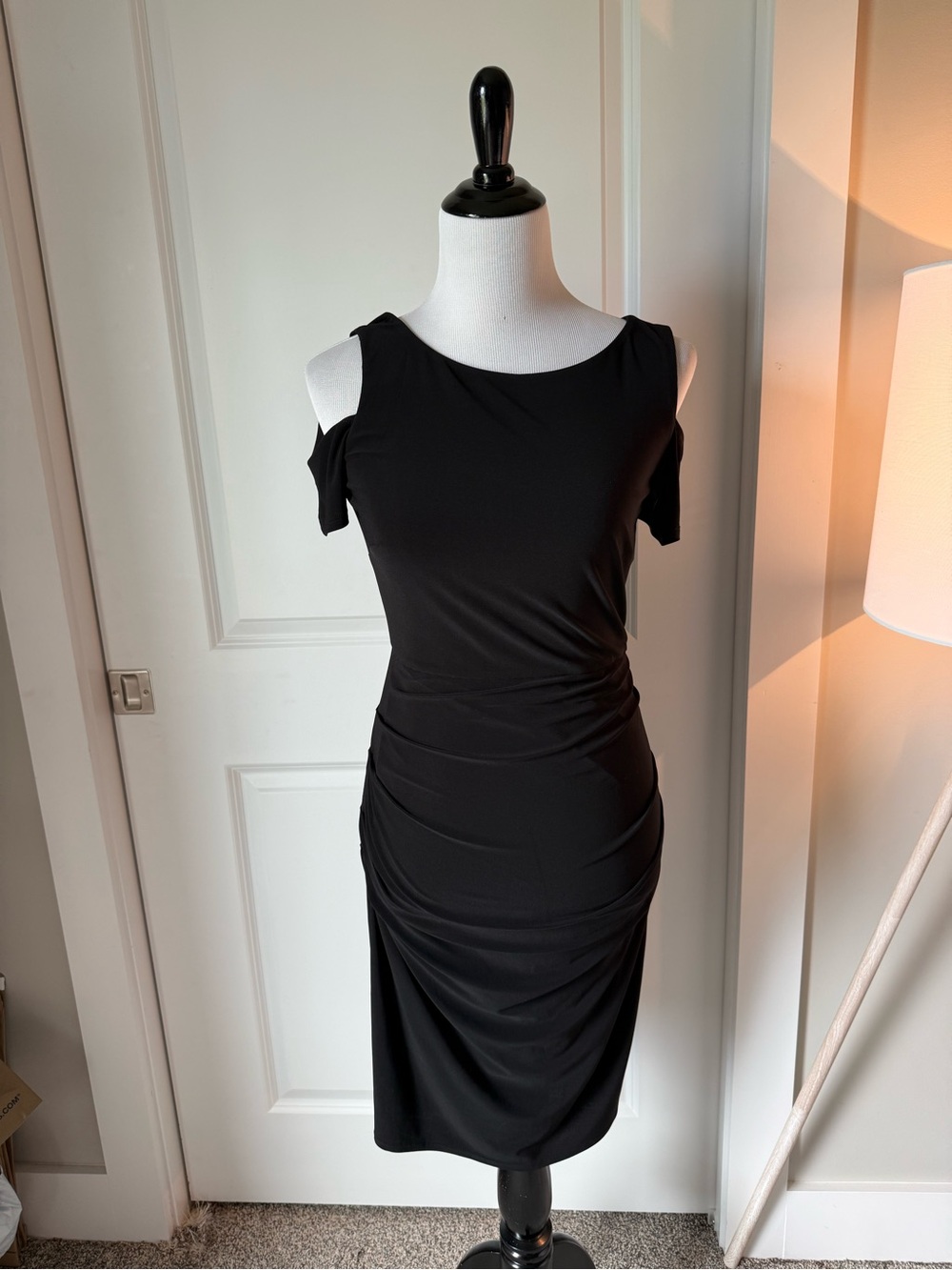 Laundry By Shelli Segal Black Cold Shoulder Ruched Cocktail Dress Size 4